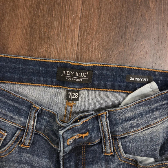 Judy Blue Distressed Skinny Jeans with Red Highlights - Picture 3 of 7